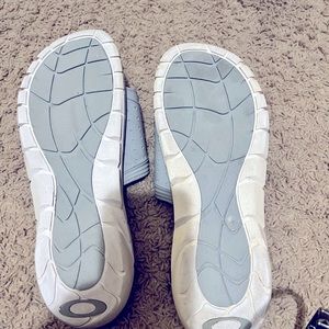 Size 13 Oakley sandals